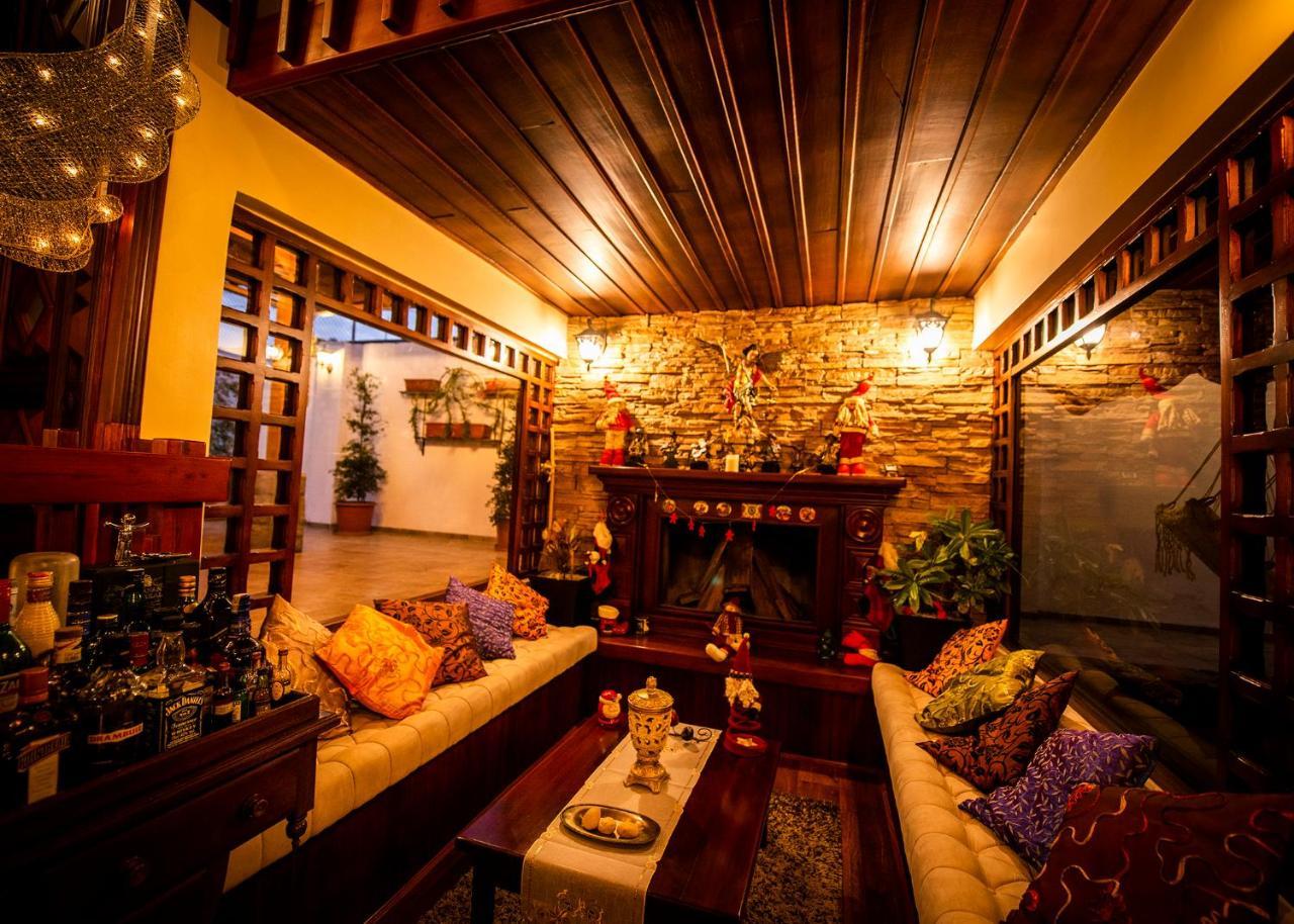 Hostal Dulce Hogar Latacunga Exterior photo