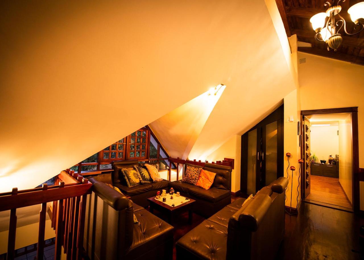 Hostal Dulce Hogar Latacunga Exterior photo